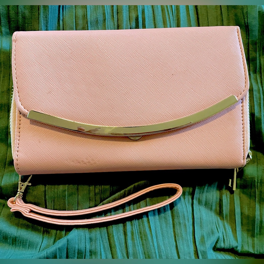 Pink salmon clutch
